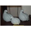 Image 2 : VINTAGE PORCELAIN QUAIL FIGURINES (3 PCS)