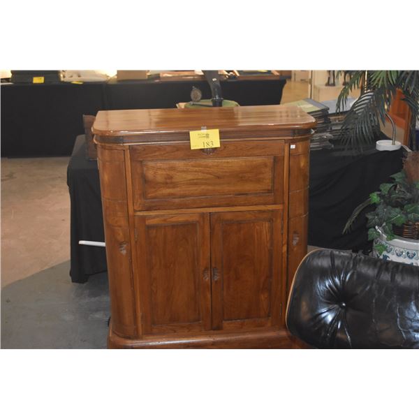 WOODEN BAR W/GLASSWARE