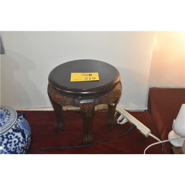 CHINESE VINTAGE CARVED WOOD STOOL/STAND (12" x 13")