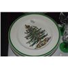 Image 5 : MIXED LOT: COPELAND SPODE CHRISTMAS TREE CHINA, VINTAGE LUMINARC EMERALD GREEN WINE GLASSES & GREEN 
