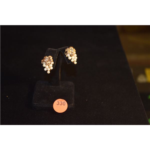 14K PEARL EARRINGS (4.5 GTW)