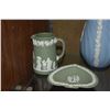Image 4 : COLLECTION OF WEDGWOOD VASES, PLATES, TRAYS & CREAMER (7 PCS)