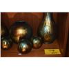 Image 1 : COLLECTION OF VASES & ORBS (7 PCS)