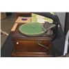 Image 4 : ANTIQUE GRAMOPHONE W/RECORD COLLECTION