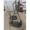 Image 5 : Lee Valley Manual Push Mower With Bagger