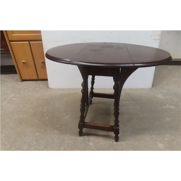 Antique Drop-Leaf Stand, Extended Size 23 x 29 x 20