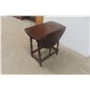 Image 4 : Antique Drop-Leaf Stand, Extended Size 23 x 29 x 20