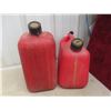 Image 2 : Two Poly Gas Containers and Two Extended Truck Mirrors From 2005 Chevrolet