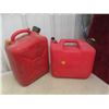 Image 3 : Two Poly Gas Containers and Two Extended Truck Mirrors From 2005 Chevrolet