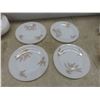 Image 10 : Twenty-Two Piece Federal Glass Golden Glory Pattern Milk Glass Set