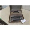 Image 1 : Underwood Manual Typewriter