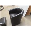 Image 2 : Leather Style LR Chair and Ottoman