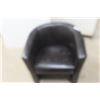 Image 3 : Leather Style LR Chair and Ottoman