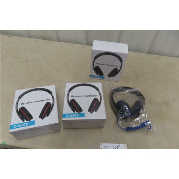Three New Dynamic Headphones, Model CL8978