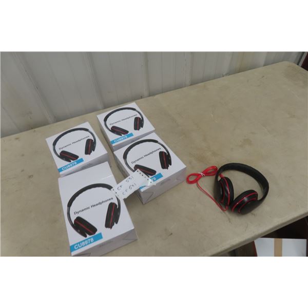 Four New Dynamic Headphones, Model CL8978