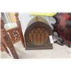 Image 5 : Plant Stand, Clock, Old Speaker