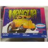 Image 11 : 4 Car Models: Plymouth Duster, 1969 Charger, Funster Chevy & Snap Together Manglia