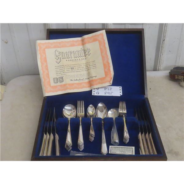 Rogers Silver Plated 8 Piece Place Setting With Case