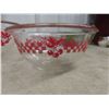 Image 5 : Six Pyrex Nesting Bowls and Covered Casserole Dish