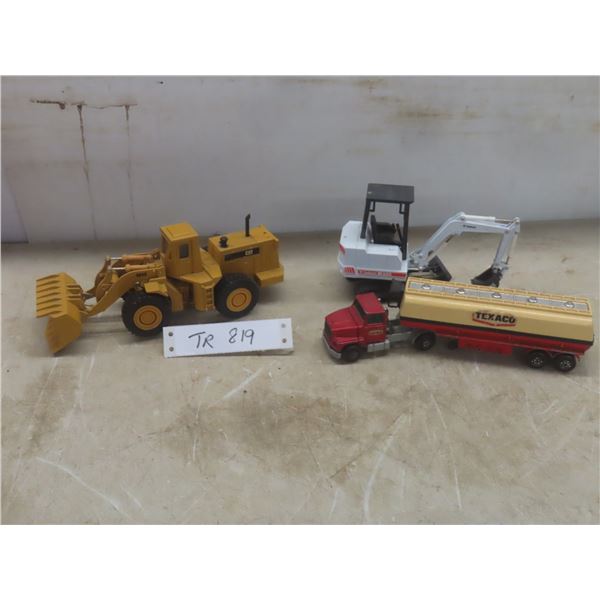 Ertl 1/30 Scale Caterpillar 988B Wheel Loader, Matchbox Bobcat X225 Excavator, Matchbox Super King