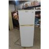 Image 1 : LG Refrigerator With Top Freezer, 60" x 21" x 28"