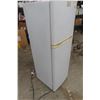 Image 2 : LG Refrigerator With Top Freezer, 60" x 21" x 28"