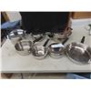 Image 1 : Sears 13-Piece Stainless Steel Cookware Set in Excellent Condition