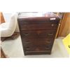 Image 1 : Dresser 4 Drawer 62" x 41" x 19"
