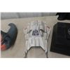 Image 6 : Star Wars Action Figure Darth Vader and Battle Ship Pez