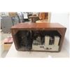Image 6 : RCA Victor Antique Radio