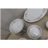 Image 11 : 95-Piece Place Set, Mayfair Pattern