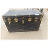 Image 1 : Trunk With Top Tray, 22" x 37" x 20"