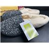 Image 7 : 1 Pair of Vital Comfort Women's Cozy Memory Foam Slippers (Fleece-Lined) Rubber Sole - Size XL - New