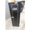 Image 1 : Yukon Gear Metal Gun Case 53" x 13" x 11" (Lock Needs Repair)