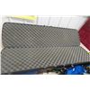 Image 5 : 2 Hard Gun Cases Measuring 51'' x 13'' x 4 1/2'' and 48'' x 9 1/2'' x 4'' 