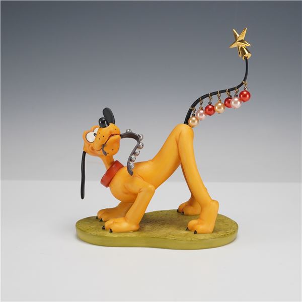 Walt Disney Classics Figurine, Pluto Helps Decorate