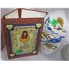 Image 2 : FLORAL ARRANGEMENT, VASE, 4 PLACEMANTS, VASE, PHOTO ALBUM