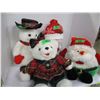 Image 2 : ESTATE:  TRAY C/W 4 STUFFED TOYS (2 SNOWMEN, BEAR & SANTA)