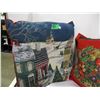 Image 2 : ESTATE:  2 CHRISTMAS CUSHIONS