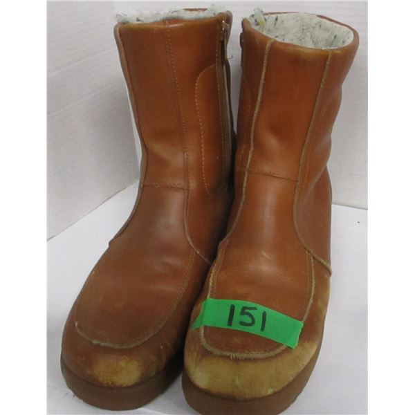 INSULATED BOOTS (SIZE 10)