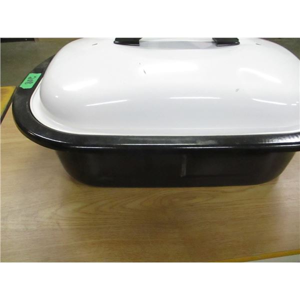 LARGE ROASTER (APPROX. 22" X 14" X 10")