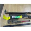 Image 1 : BOX C/W ASSORTED TOOLS