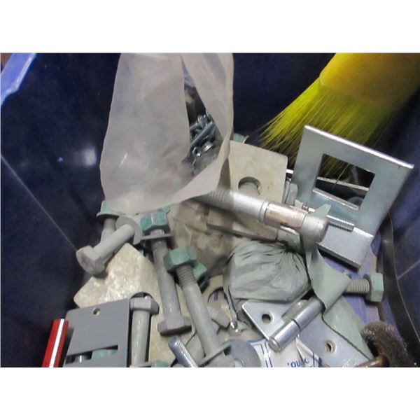 BIN C/W WIRE BRUSH, PENCILS, NEW TAPE DISPENSER