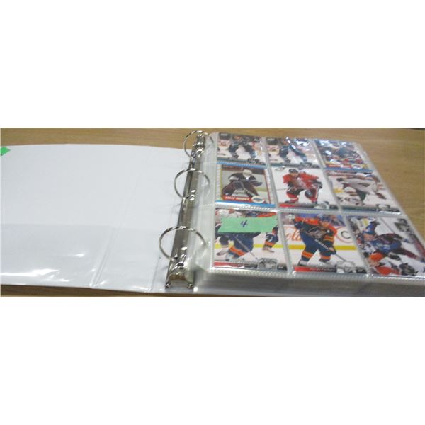 COLLECTABLE:  BINDER OF ASSORTED SPORTS CARDS