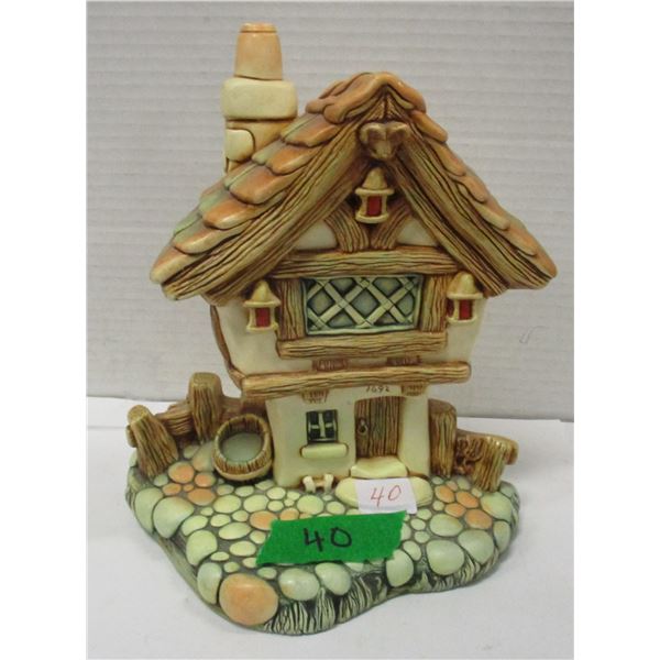 COLLECTABLE:  PENDELFIN COTTAGE