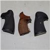 Image 2 : 3 sets of Smith & Wesson Revolver Grips