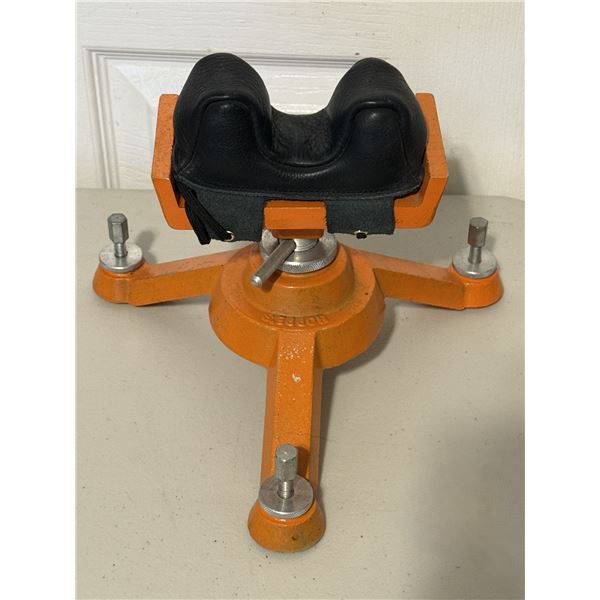 Hoppe’s Cast-Iron Benchrest Rifle Rest w/ Leather Bag