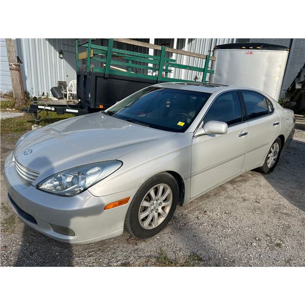 2003 Lexus ES 3000 Sedan