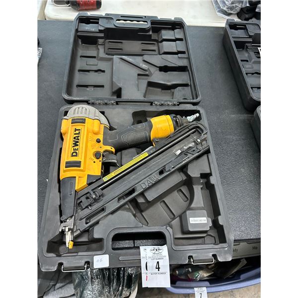 Dewalt Air Brad Nailer w/Case