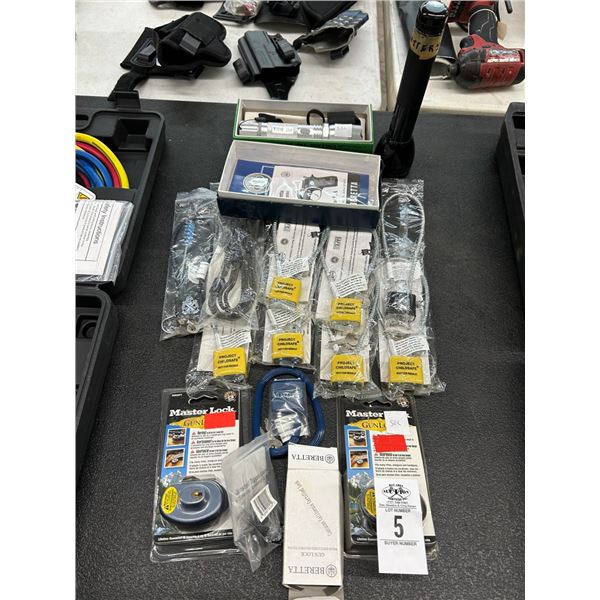 Asst. Gun Locks w/Commercial Flashlights